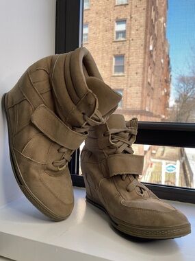 Women's High-Top Wedge Sneakers in Taupe